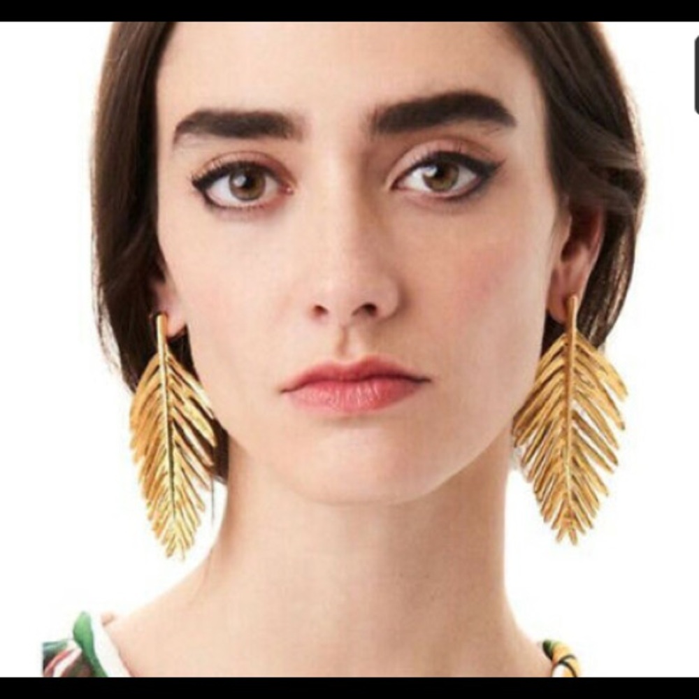 Gold Leafing Statement Earrings - Picture 3 of 6